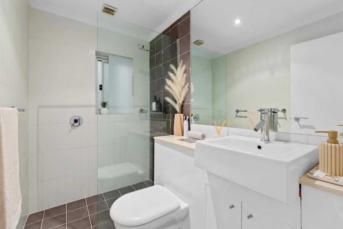 Front Ocean Breeze With Aircon * Sydney